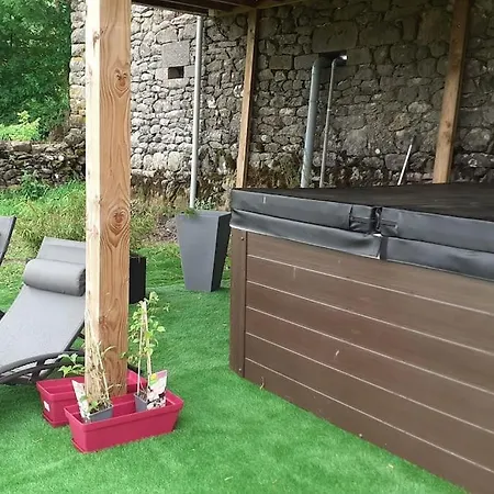 Grand Avec Ouvert Toute L'annee : La Grange De Loey * Meallet